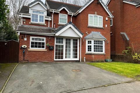 4 bedroom detached house to rent, Netherfield Close,Oldham,OL8 4ER