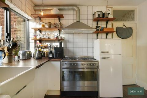 11a Bathurst Gardens, London, NW10 5JH