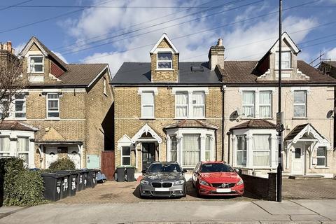 House share to rent, Bensham Manor Road, Thornton Heath