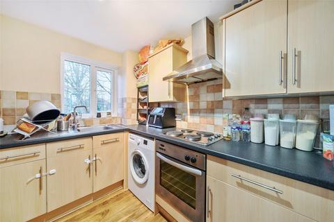 141 Mullards Close, Hackbridge, Mitcham, CR4 4FD