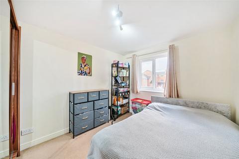 141 Mullards Close, Hackbridge, Mitcham, CR4 4FD