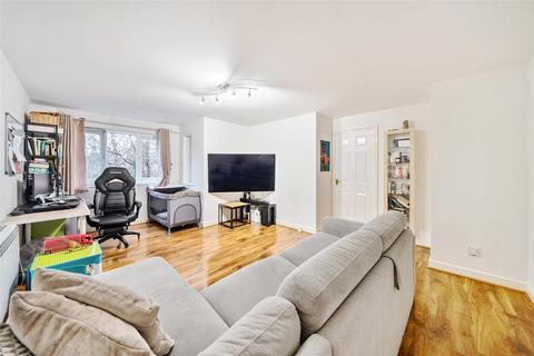 141 Mullards Close, Hackbridge, Mitcham, CR4 4FD
