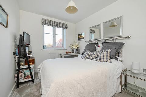 2 Cuckoo Crescent, Blackwater, Camberley, GU17 0SB