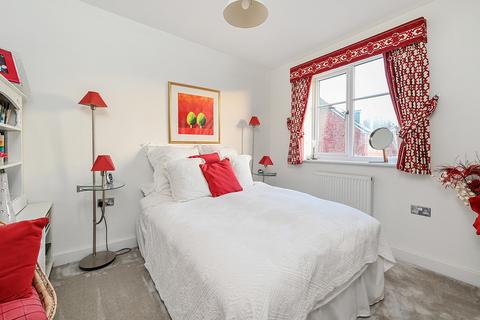 2 Cuckoo Crescent, Blackwater, Camberley, GU17 0SB