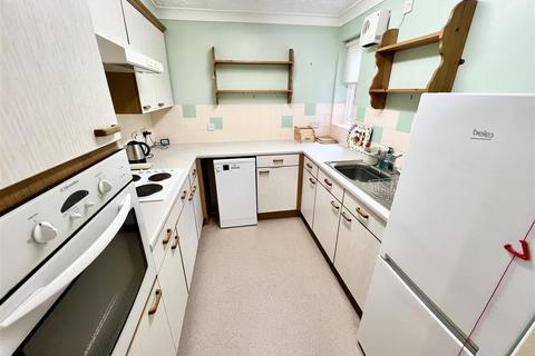 1 bedroom retirement property for sale, Haslucks Green Road, Shirley, Solihull