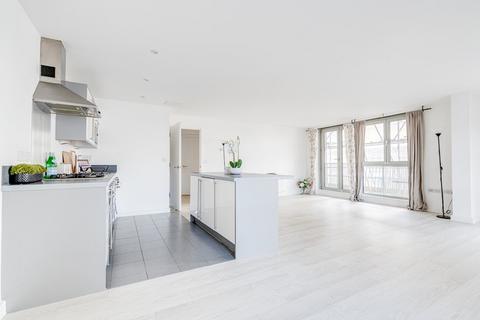 2 bedroom apartment for sale, Buckler Court, Eden Grove, Islington, London, N7