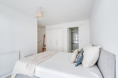 2 bedroom apartment for sale, Buckler Court, Eden Grove, Islington, London, N7