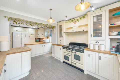 29 Smitham Bottom Lane, Purley, CR8 3DE