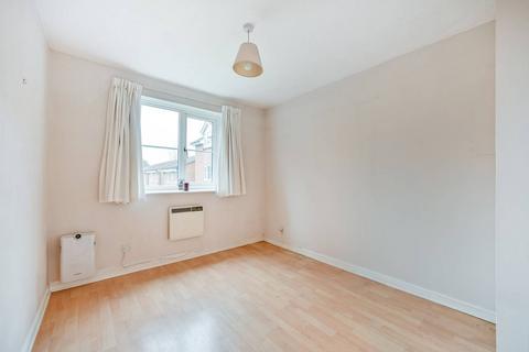 21 Bankside Close, Isleworth, TW7 7EW