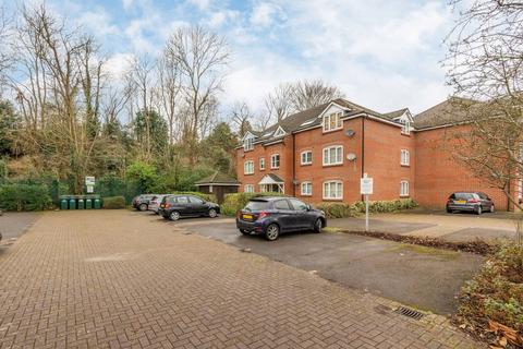 21 Bankside Close, Isleworth, TW7 7EW