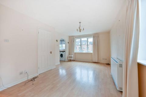 21 Bankside Close, Isleworth, TW7 7EW