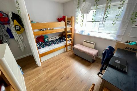 33, Garfield Court Handcross Road, Luton, LU2 8JZ