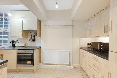 3 bedroom terraced house to rent, Kenway Road, London SW5