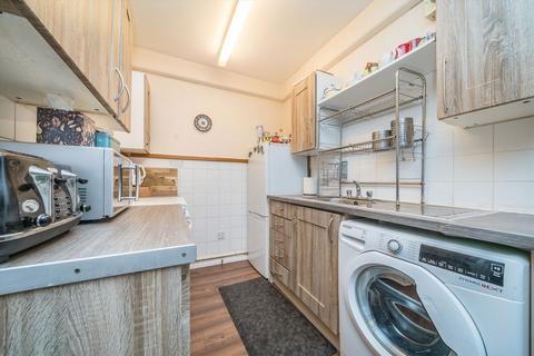 1 bedroom flat to rent, Beard Road, Kingston Upon Thames KT2