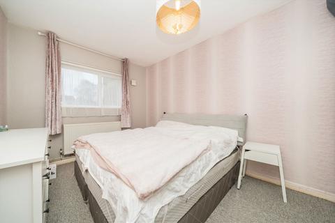 1 bedroom flat to rent, Beard Road, Kingston Upon Thames KT2