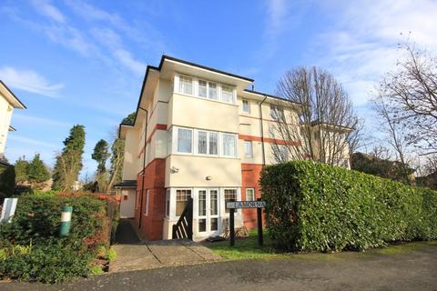 2 bedroom apartment to rent, Brooklyn Road, Woking GU22