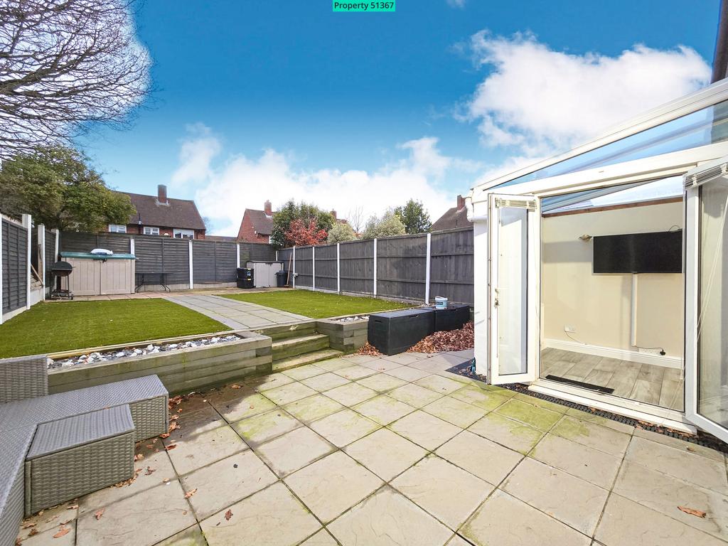 Indoor &amp; Outdoor Living