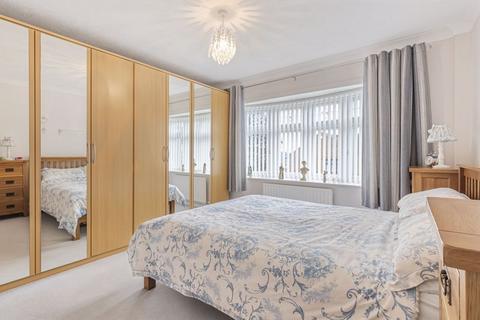 76 Fernheath Way, Dartford, DA2 7PF
