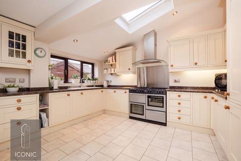 5 bedroom detached house for sale, Holt Road, Horsford, Norwich