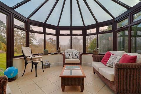 19 Overhill, Warlingham, CR6 9JR
