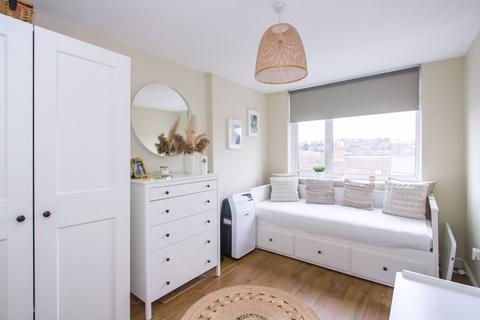 Flat 11, Rowan House Bridge Street, Penarth, CF64 2LH
