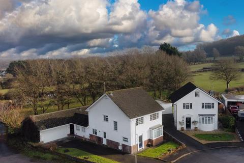 5 bedroom detached house for sale, 10 Manor Court, Ewenny, The Vale of Glamorgan CF35 5RH