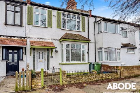 4 bedroom semi-detached house for sale, Carlton Avenue, Westcliff-On-Sea