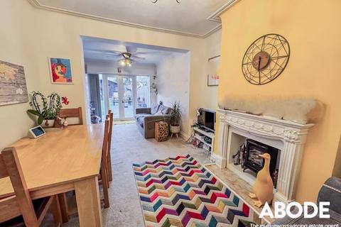 4 bedroom semi-detached house for sale, * CLOSE TO GRAMMAR SCHOOLS & HOSPITAL * EXTENDED  NOW 4 BEDROOMS & 2 BATHROOMS * Carlton Avenue,...