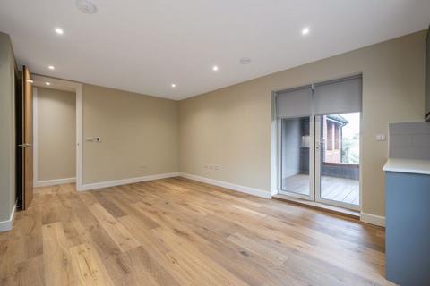 2 bedroom apartment to rent, Grovelands Road, West Purley