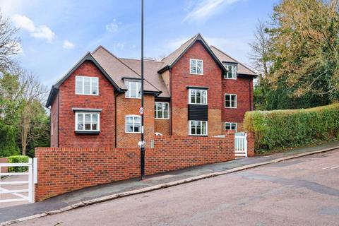 2 bedroom apartment to rent, Grovelands Road, West Purley