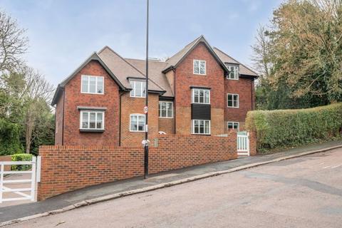 2 bedroom apartment to rent, Grovelands Road, West Purley