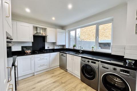 2 Cornell Close, Sidcup, DA14 5LY