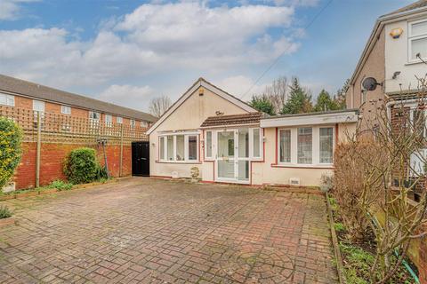 3 bedroom detached house for sale, Arnold Avenue East, Enfield