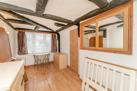 13 Arnold Avenue East, Enfield, EN3 6JB
