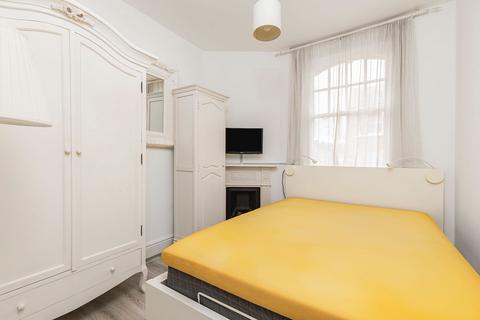 1 bedroom flat to rent, Musard Road, London W6