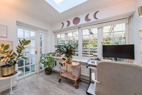 165 Valley Road, Kenley, CR8 5BZ
