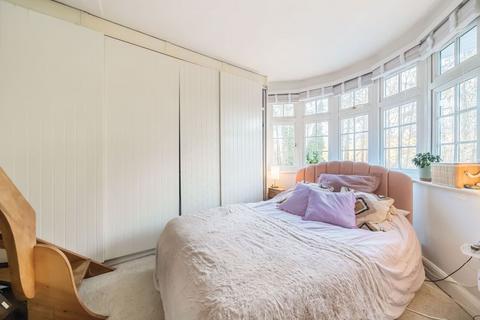 165 Valley Road, Kenley, CR8 5BZ