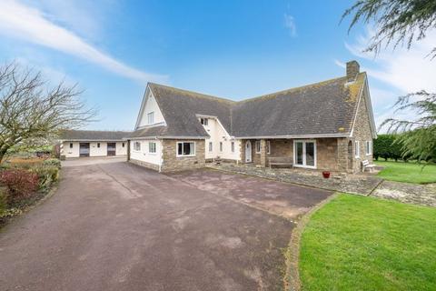 4 bedroom bungalow for sale, The Kestrels, Ingoldmells Road, Addlethorpe