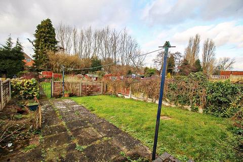 96 Ward Grove, Lanesfield, Wolverhampton, WV4 6PQ