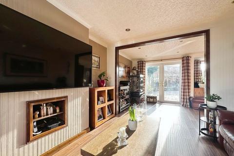 5 bedroom semi-detached house for sale, Winchester Road, Radcliffe