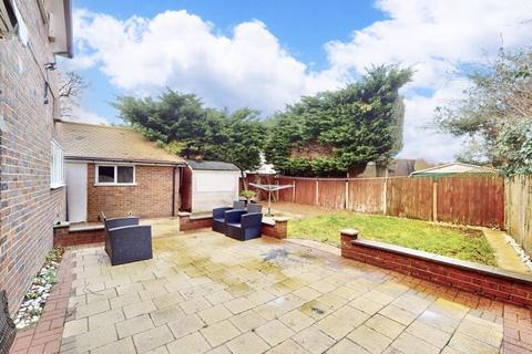 4 bedroom detached house for sale, Park Road, Uxbridge, UB8