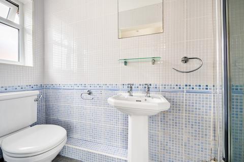 32 Wolverton Gardens, Horley, RH6 7LX
