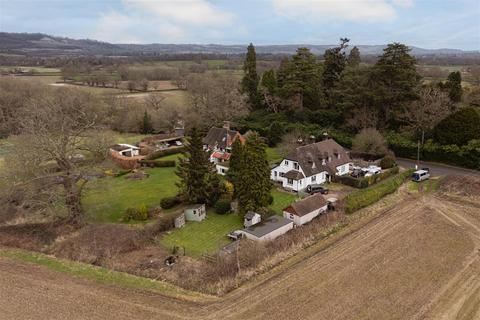 3 bedroom semi-detached house for sale, Middle Street, Betchworth