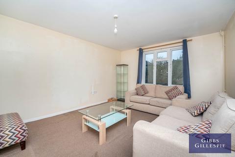 4 bedroom terraced house to rent, Buckingham Close, London, W5