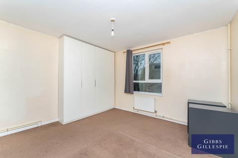 4 bedroom terraced house to rent, Buckingham Close, London, W5