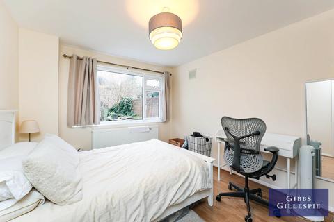 2 bedroom maisonette to rent, Lloyd Court, Pinner