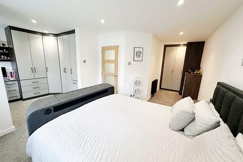 77 Beech Avenue, Drakes Broughton, Pershore, WR10 2BJ
