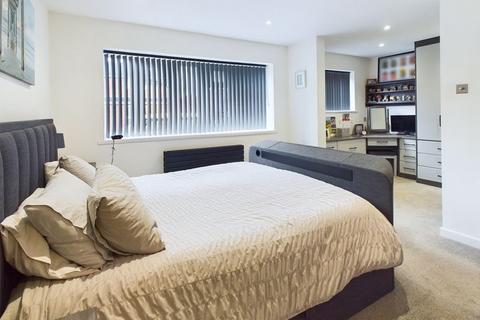 77 Beech Avenue, Drakes Broughton, Pershore, WR10 2BJ
