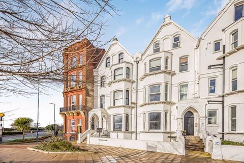 2 bedroom flat for sale, Queens Gate, Southsea