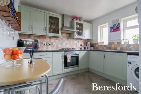 2 bedroom apartment for sale, Waycross Road, Upminster, RM14